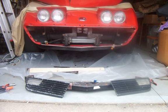 Bumper beam and grilles removed from the front of the car